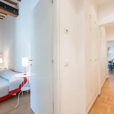 Trevi Fountain Luxury Apartment *