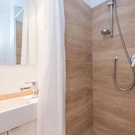 Trevi Fountain Luxury Apartment Rom